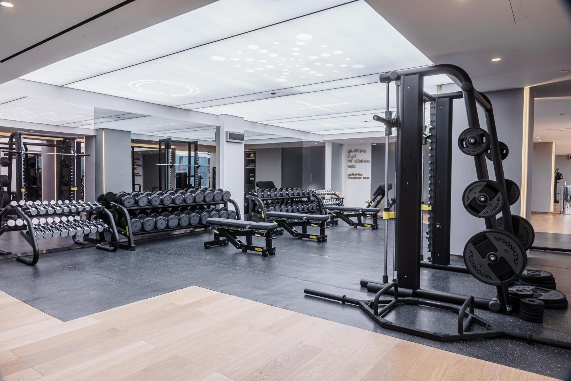 Fairmont Doha Hotel Lusail ภายนอก รูปภาพ The gym at The Ivy Collection