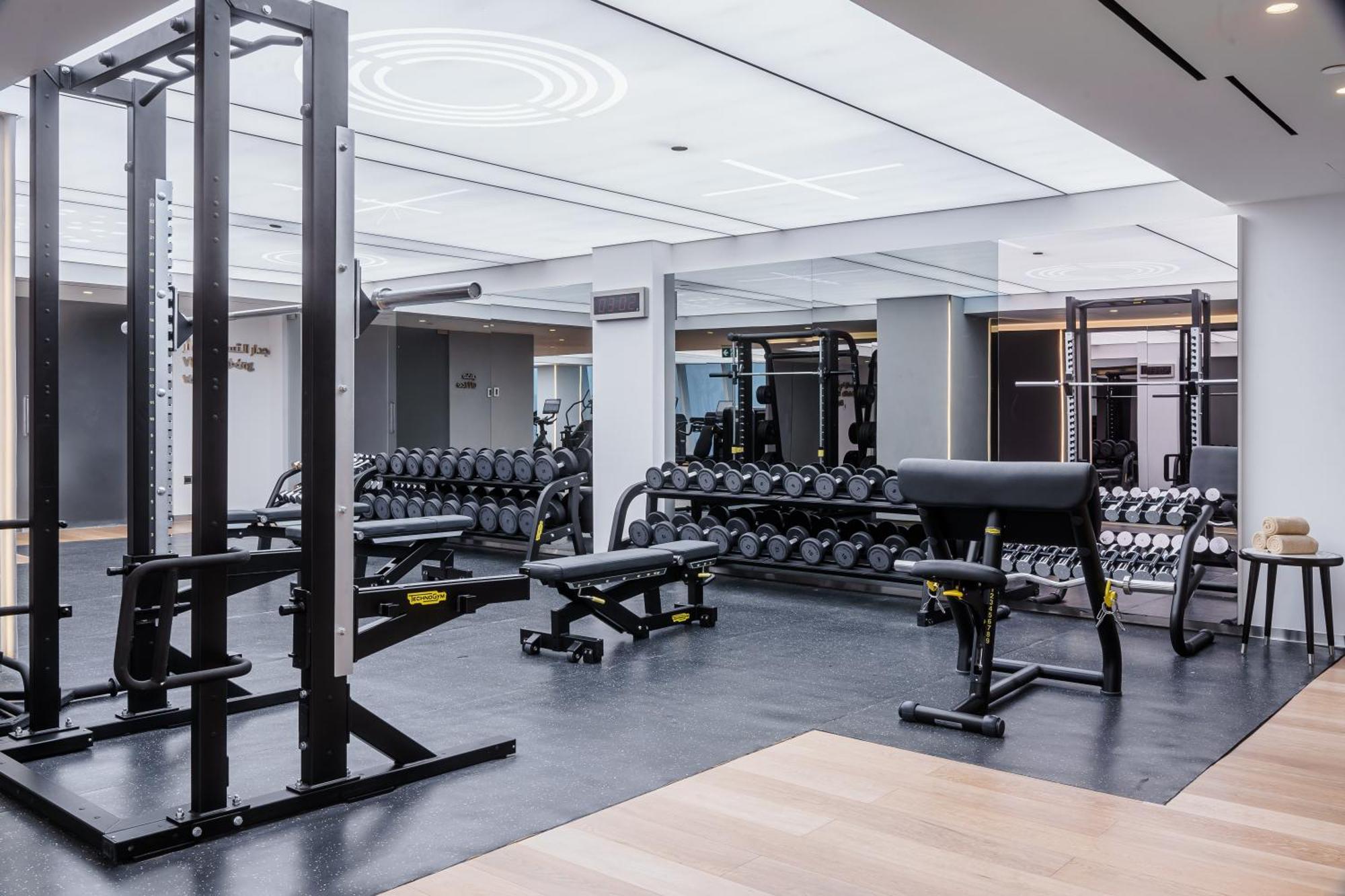 Fairmont Doha Hotel Lusail ภายนอก รูปภาพ The gym at The Standard East Village
