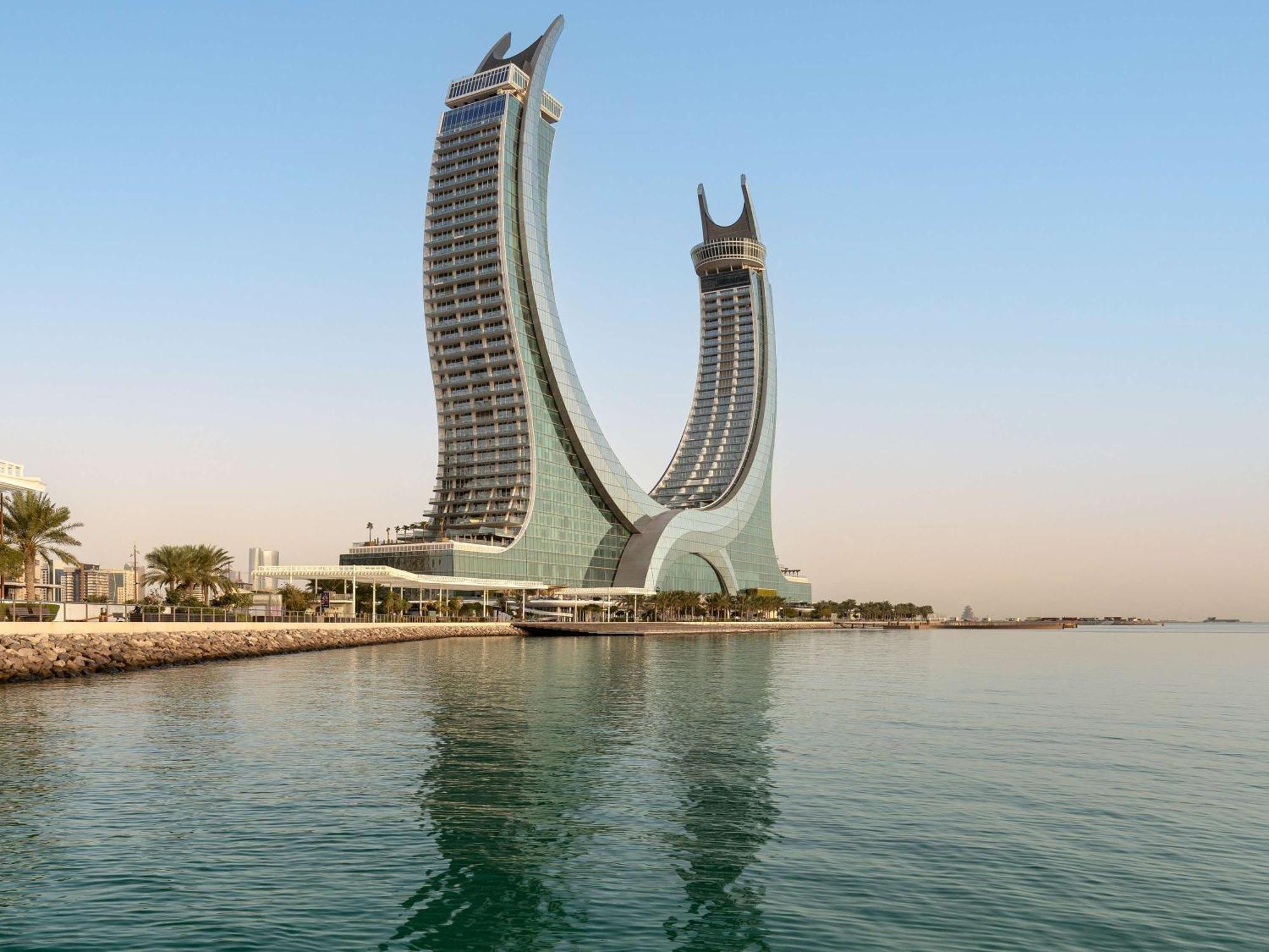 Fairmont Doha Hotel Lusail ภายนอก รูปภาพ The King Fisher Hotel